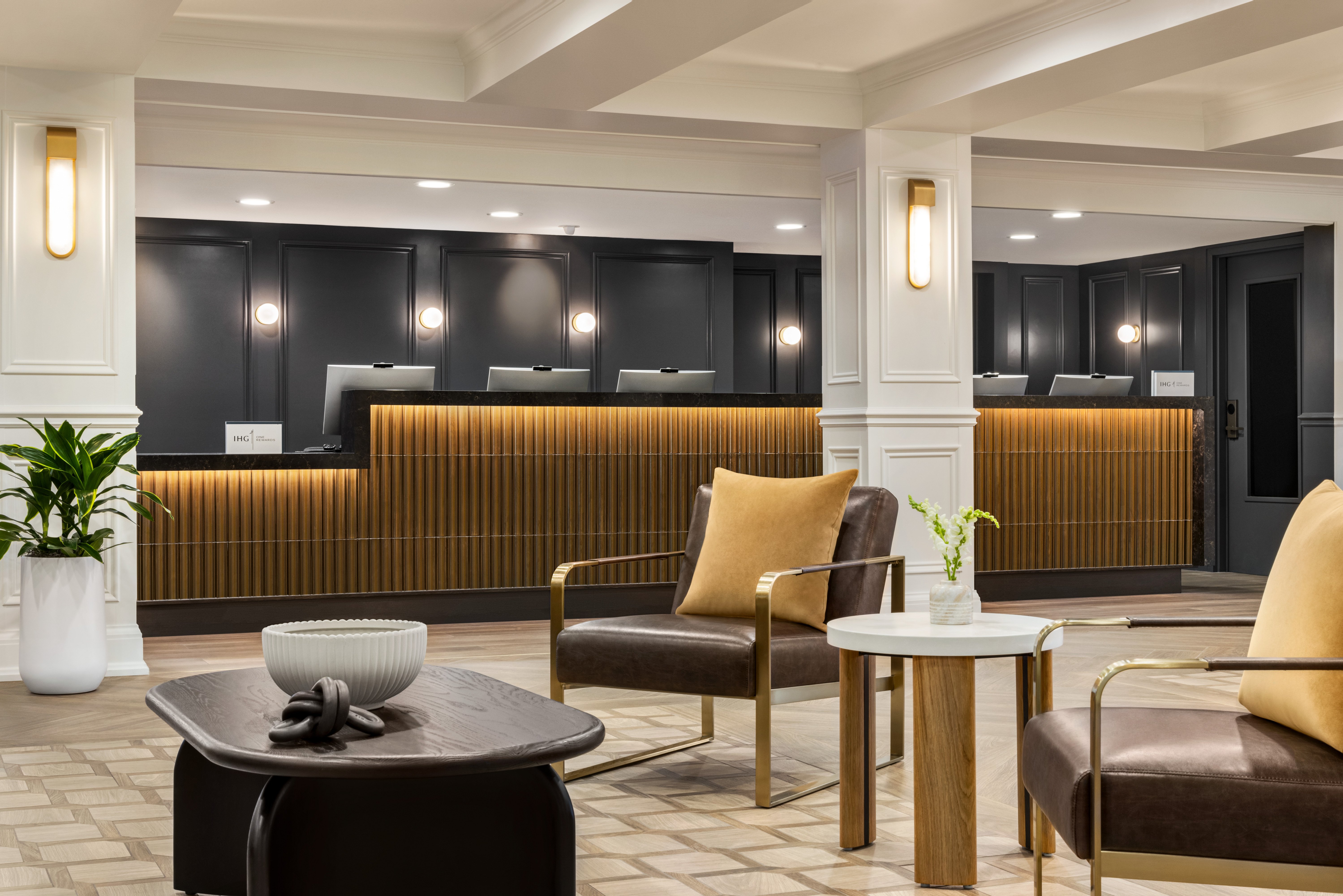 Crowne Plaza Louisville Airport Expo Center 40/79
