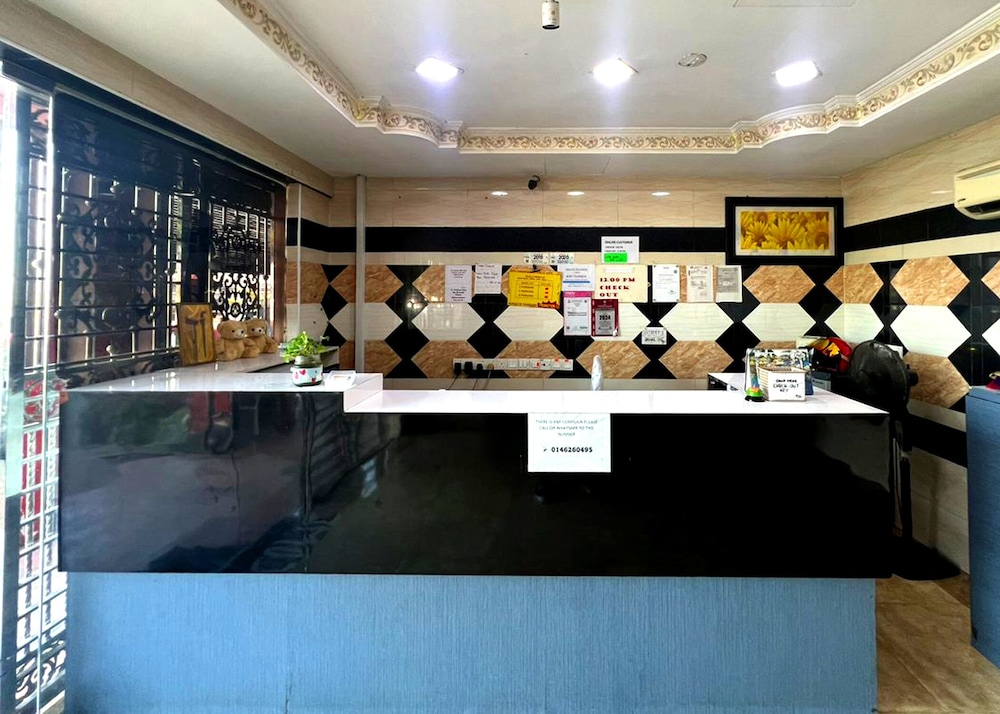 Kota Damansara Business Hotel 8/34