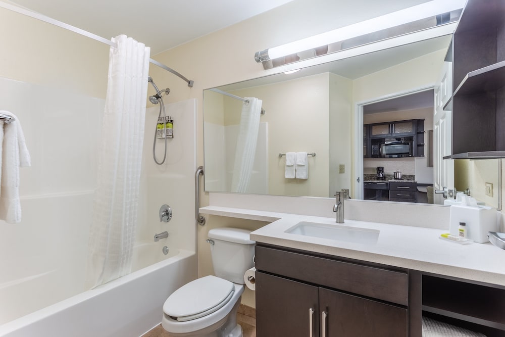 CANDLEWOOD SUITES AURORA- NAPERVILLE 19/51