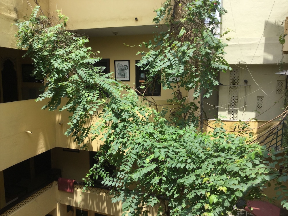 Mewar Inn 46/49