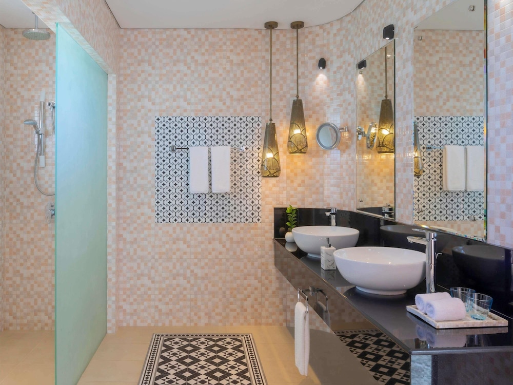 Mercure Maldives Kooddoo Resort 73/73