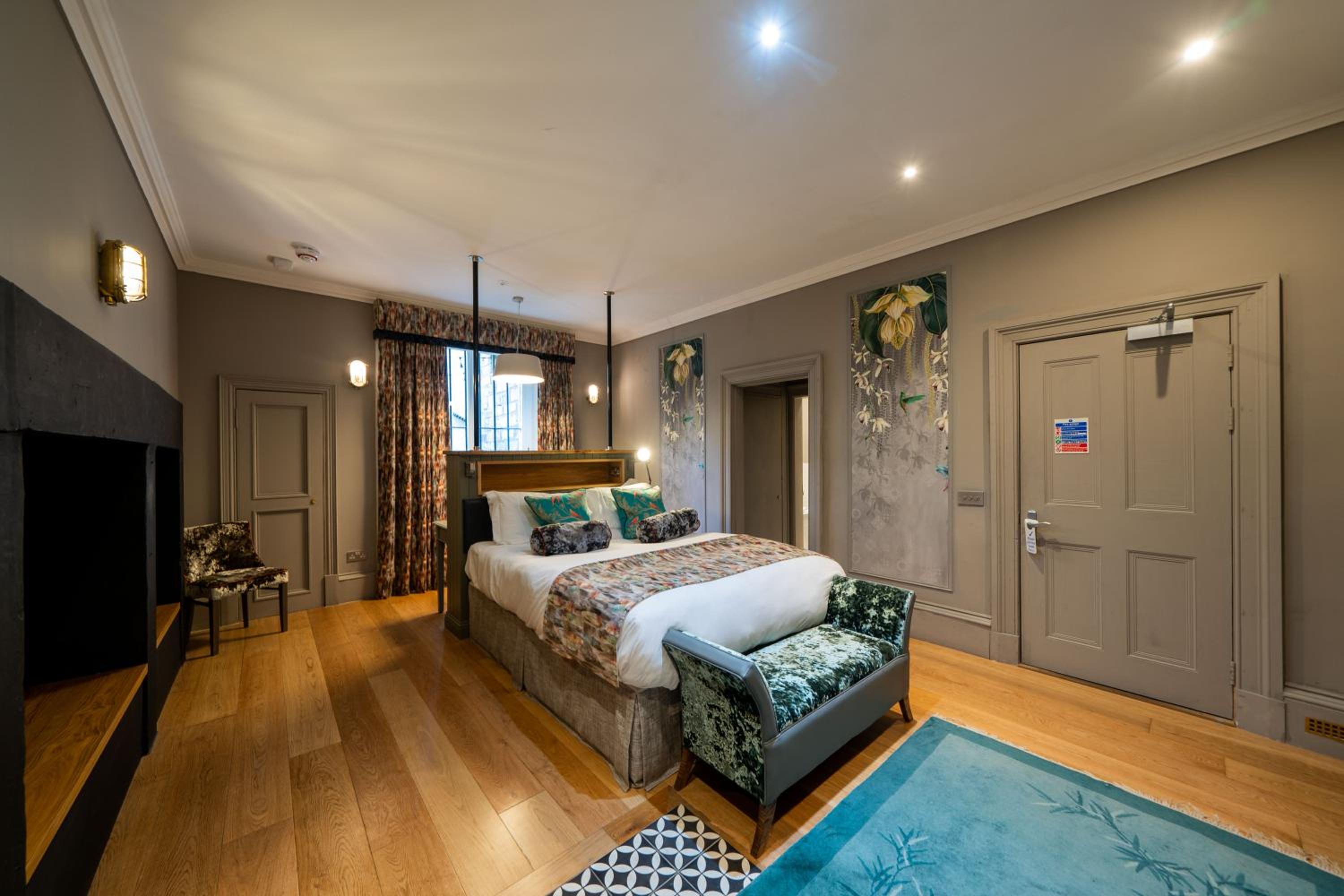 Mini, Suite, Double or Twin Bed