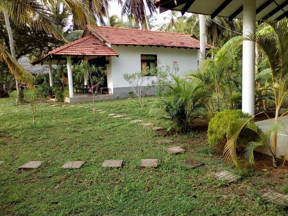 Chill Enjoy Cabanas & Restaurant 20/36
