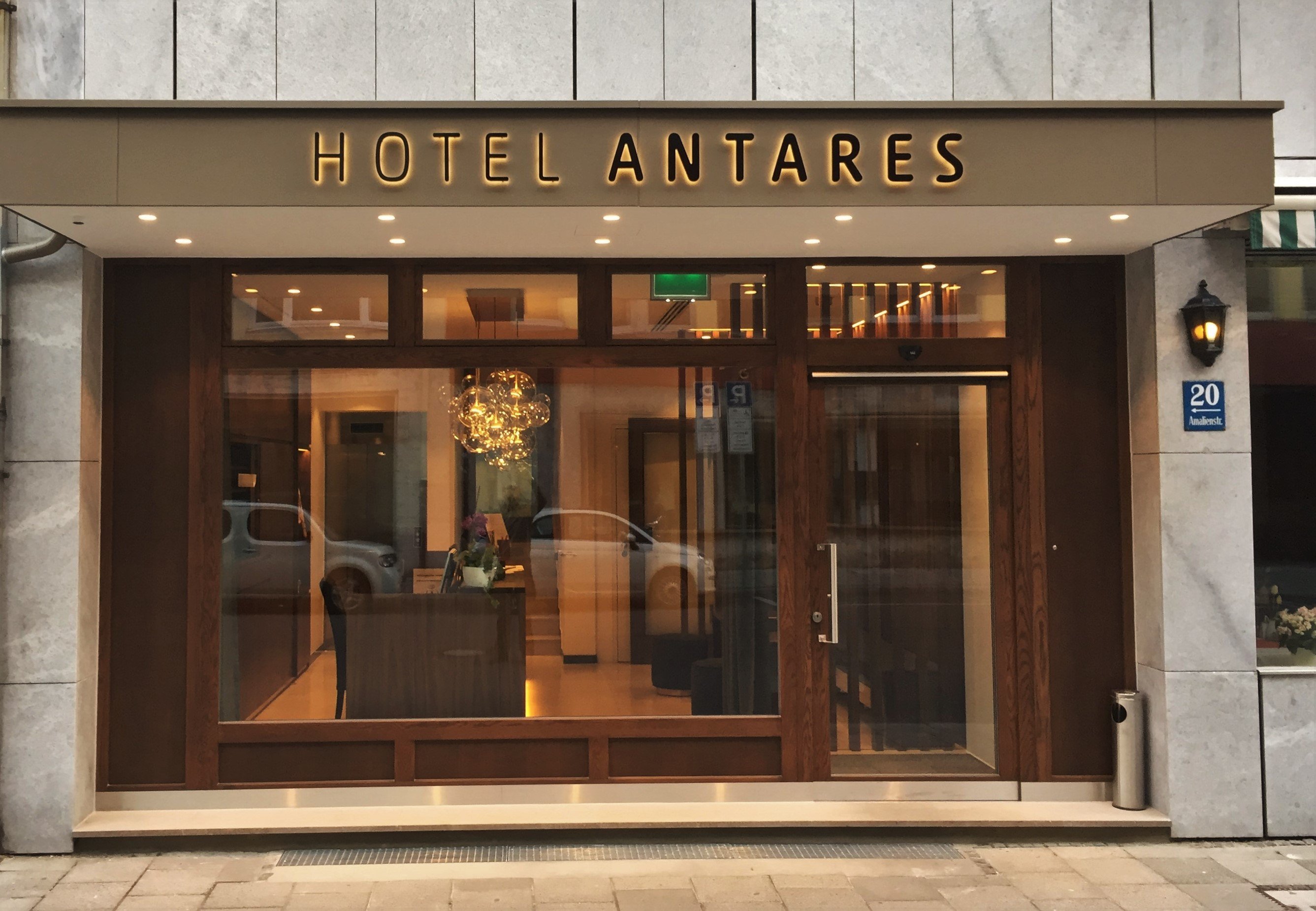 Antares 1/24