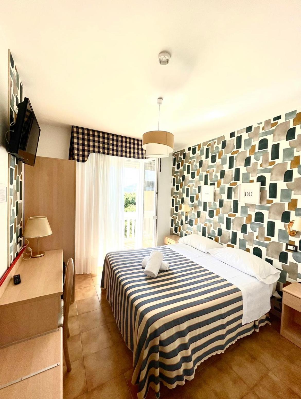 Hotel Riviera 20/50