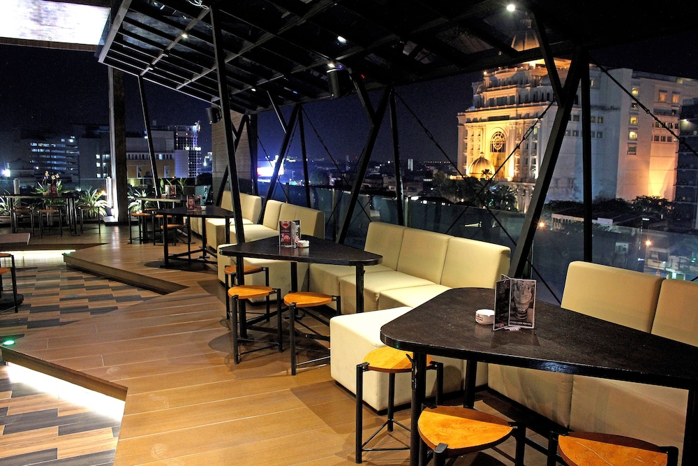 Maxonehotels at Tidar Surabaya 20/30