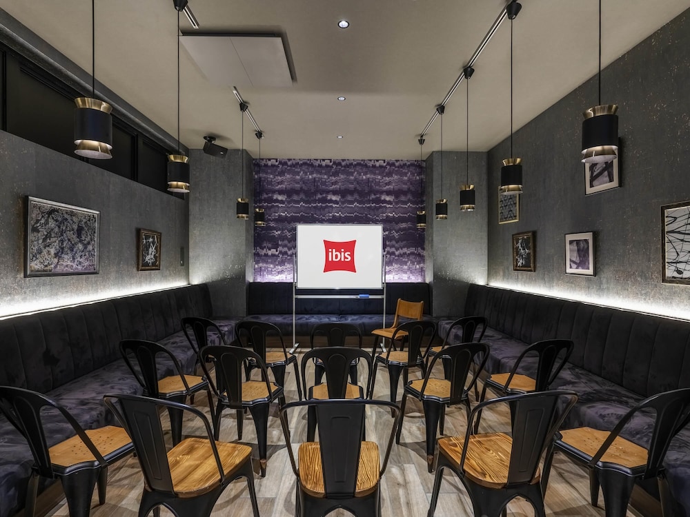 Ibis Osaka Umeda 62/65