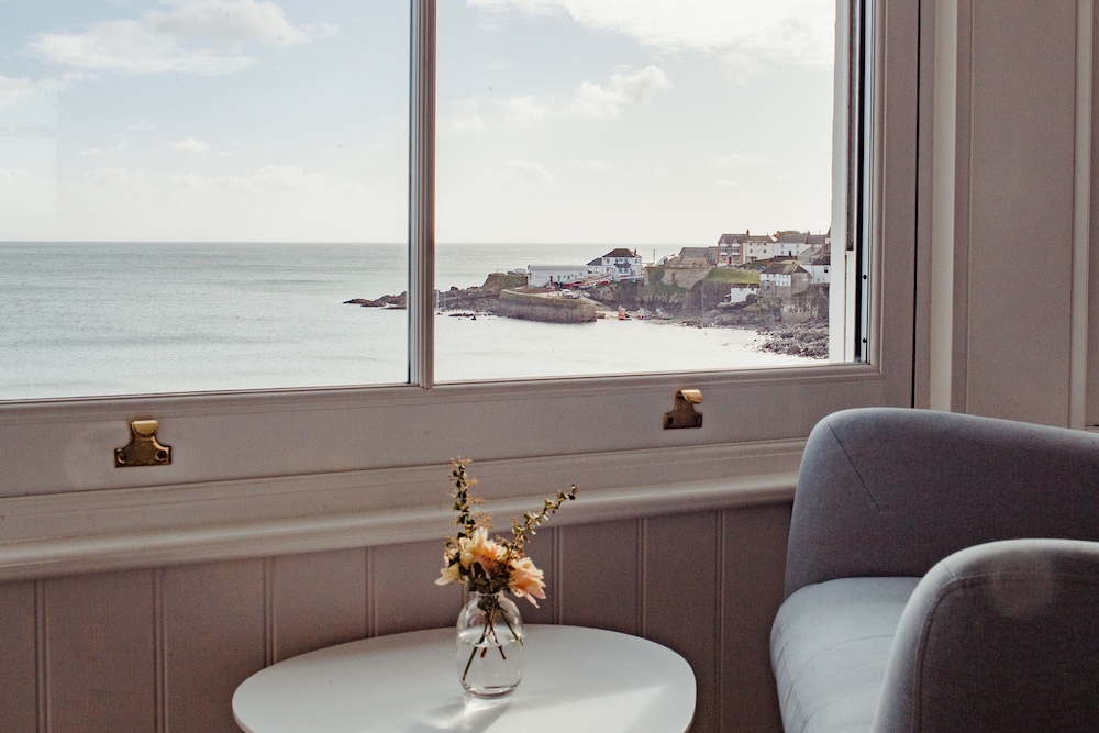 The Bay Hotel 43/50