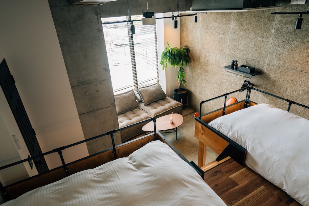 DELUXE, TWIN BEDS, 2 DOUBLE BEDS, RIVER VIEW