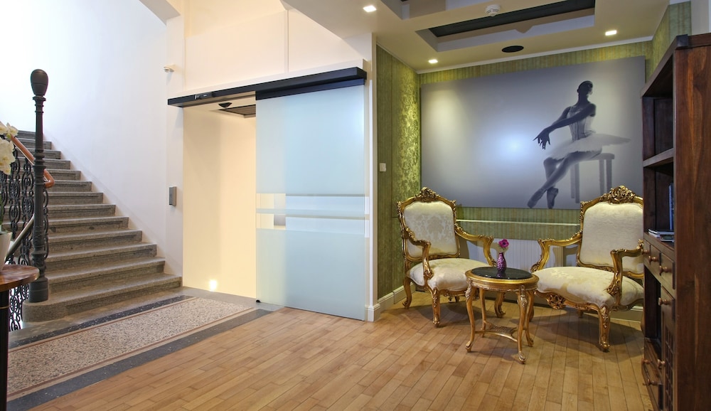 Numa I Flow Rooms & Apartments 57/67