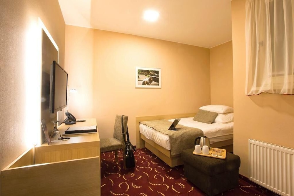 Amarilis Jerome Hotel 41/57