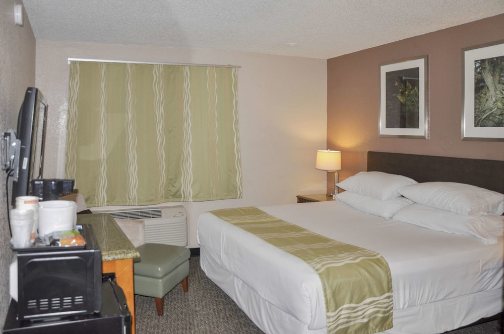Rodeway Inn Fargo 5/39