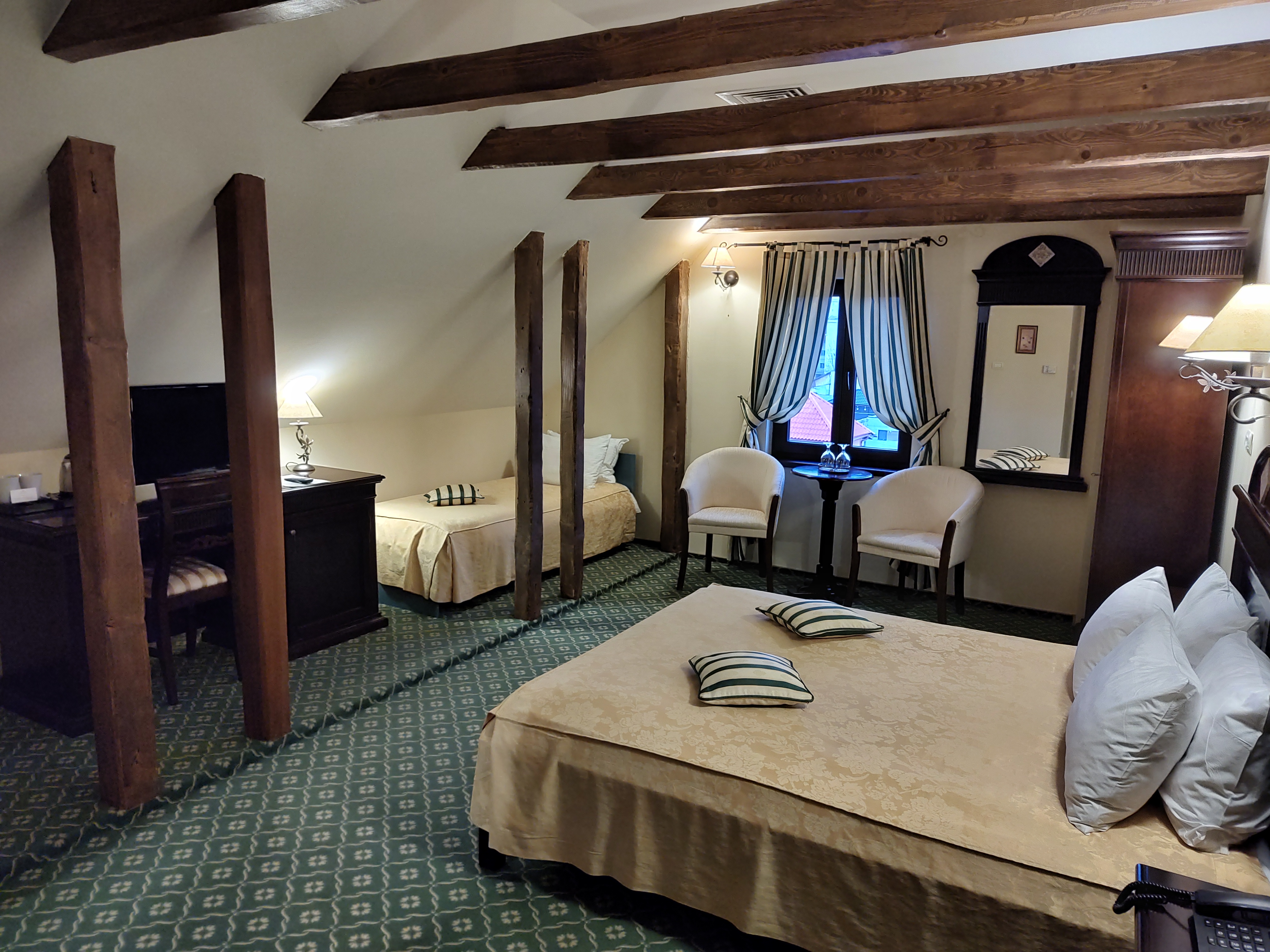 Hotel Koronna 10/22