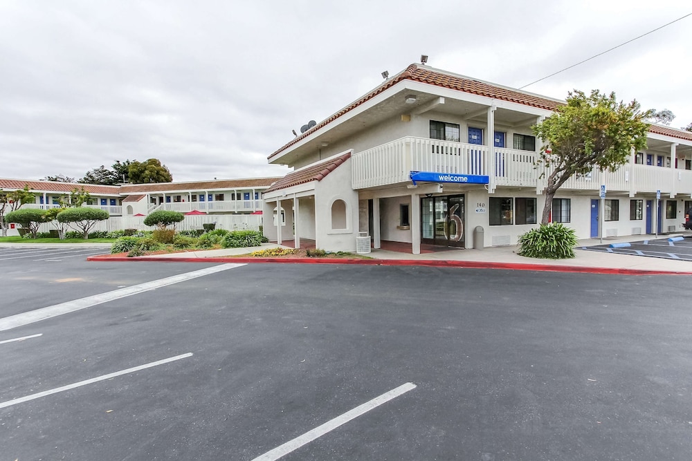 Motel6 Salinas, CA - North Monterey Area 33/41