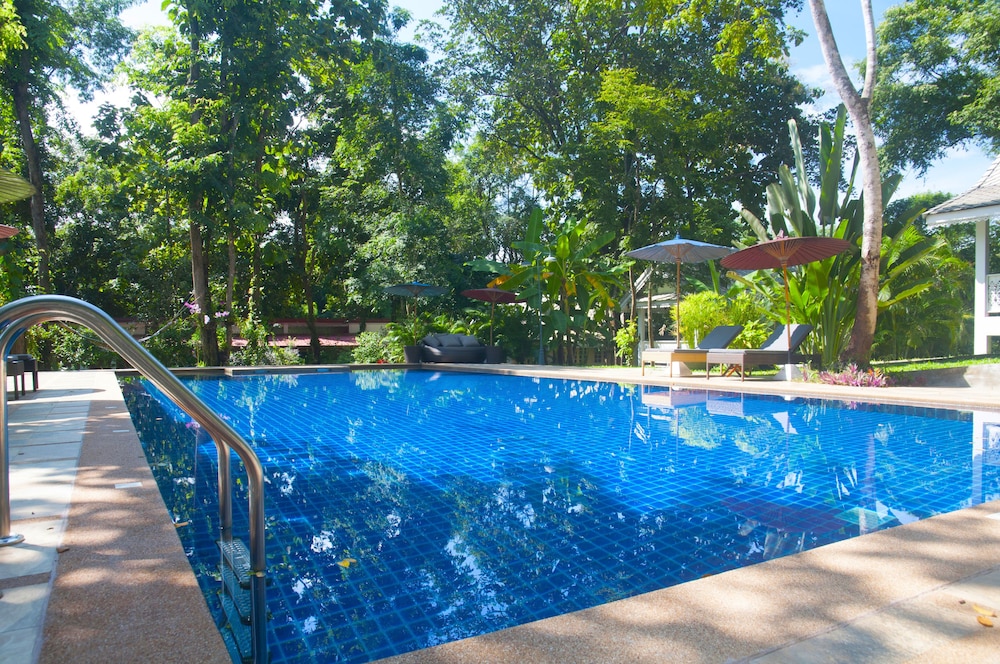 Monoceros Resort 3/76