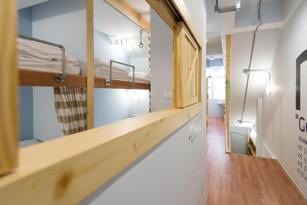 Barn And Bed Hostel 20/50