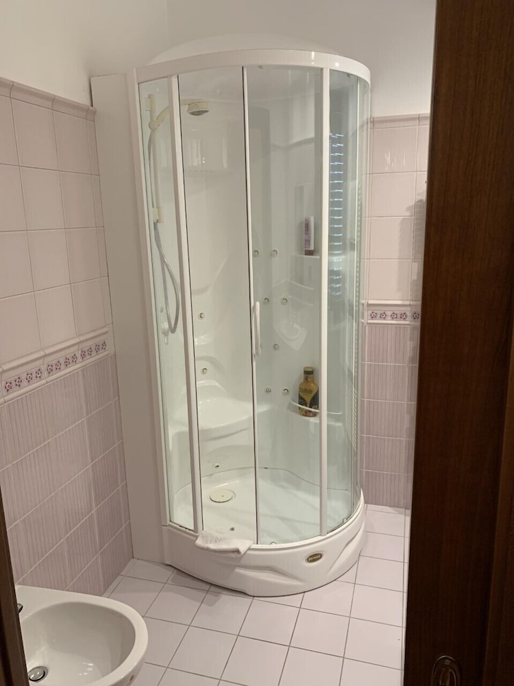 Marty Luxury B and B 46/50