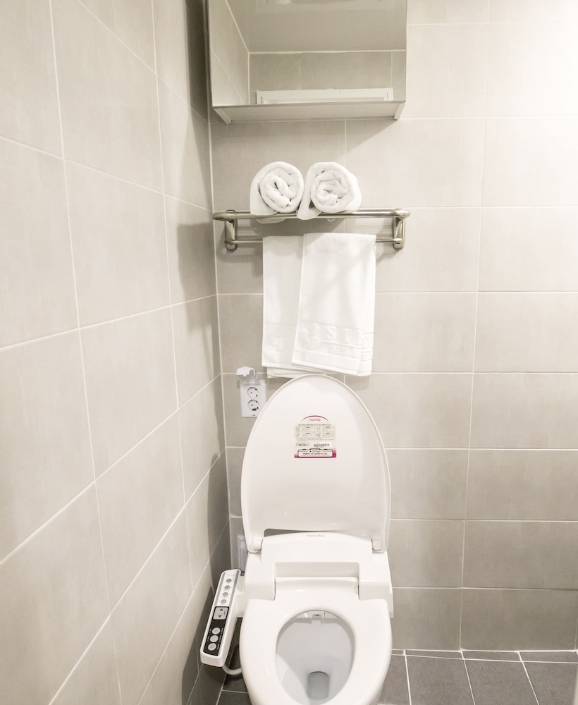 Step Inn Myeongdong 1 70/72