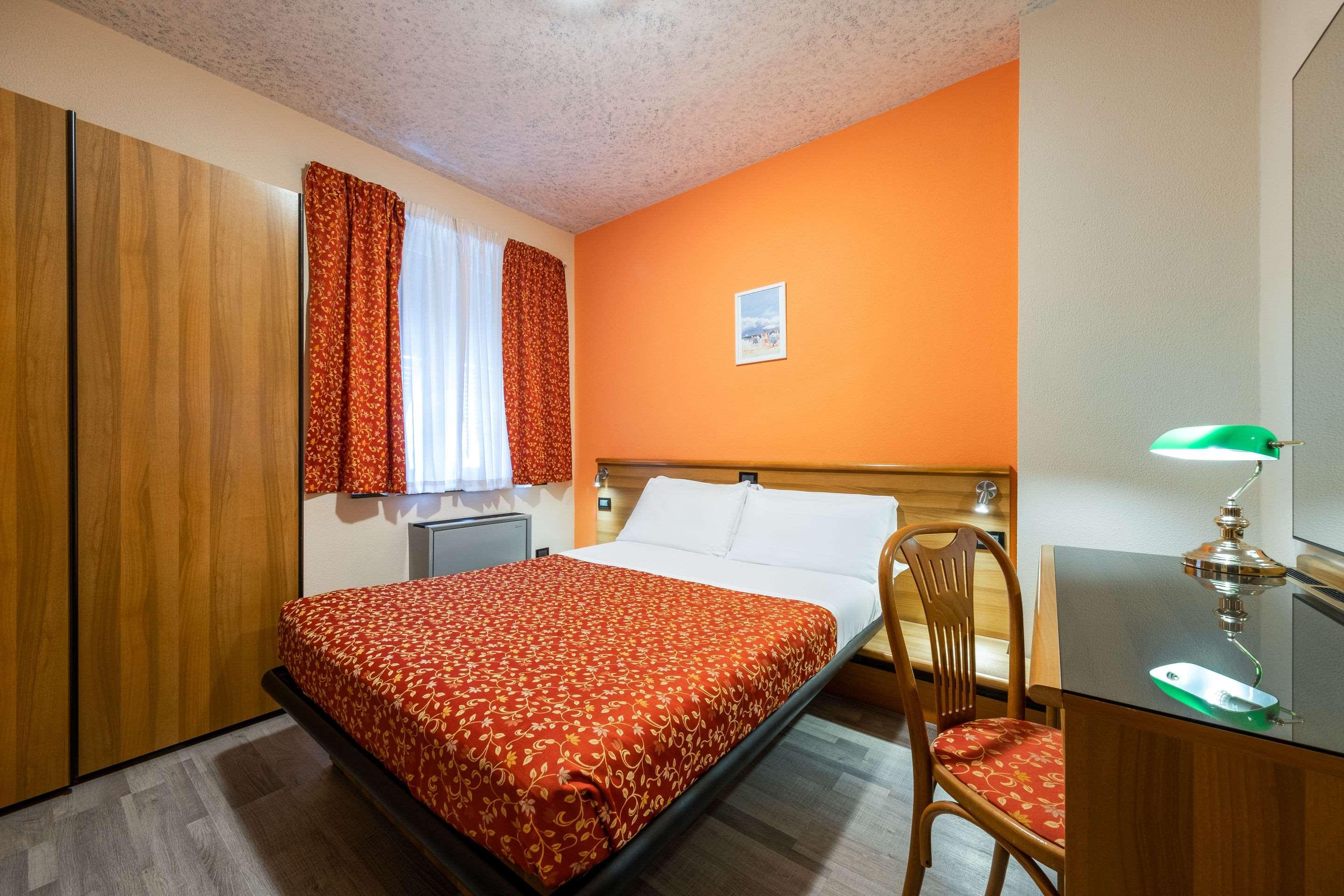 COMFORT HOTEL EUROPA 7/18