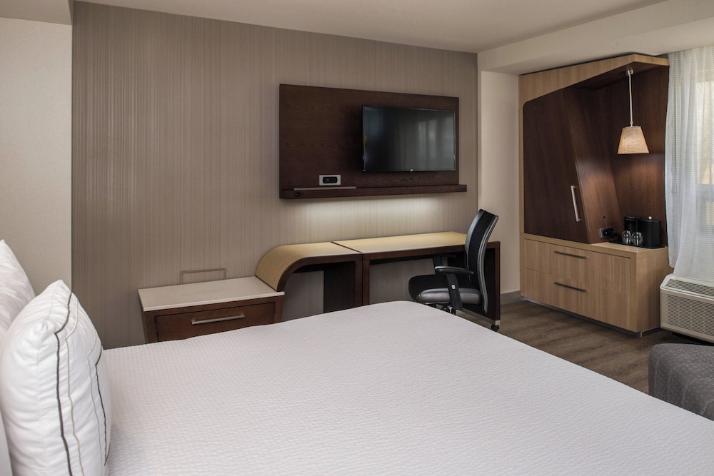 Courtyard By Marriott Temecula Murrieta 8/45