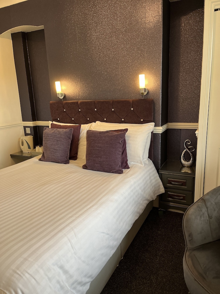 The Millbrook B & B 7/50