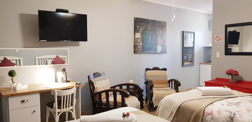 Graceland Guesthouse 30/50