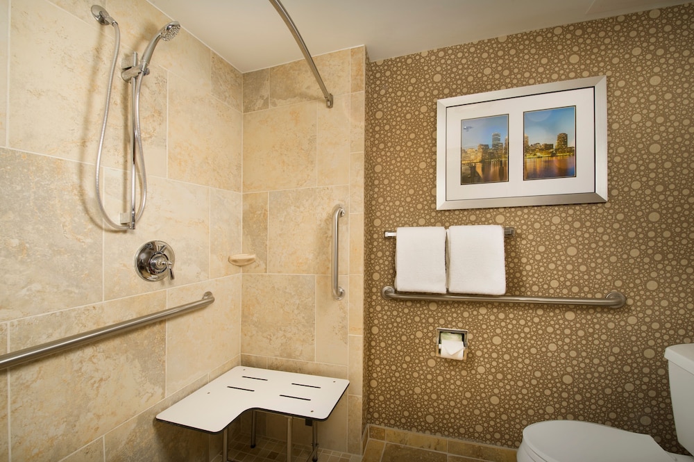 Holiday Inn Express Boston North -Woburn 20/50