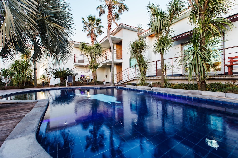 Harmony Resort 54/56