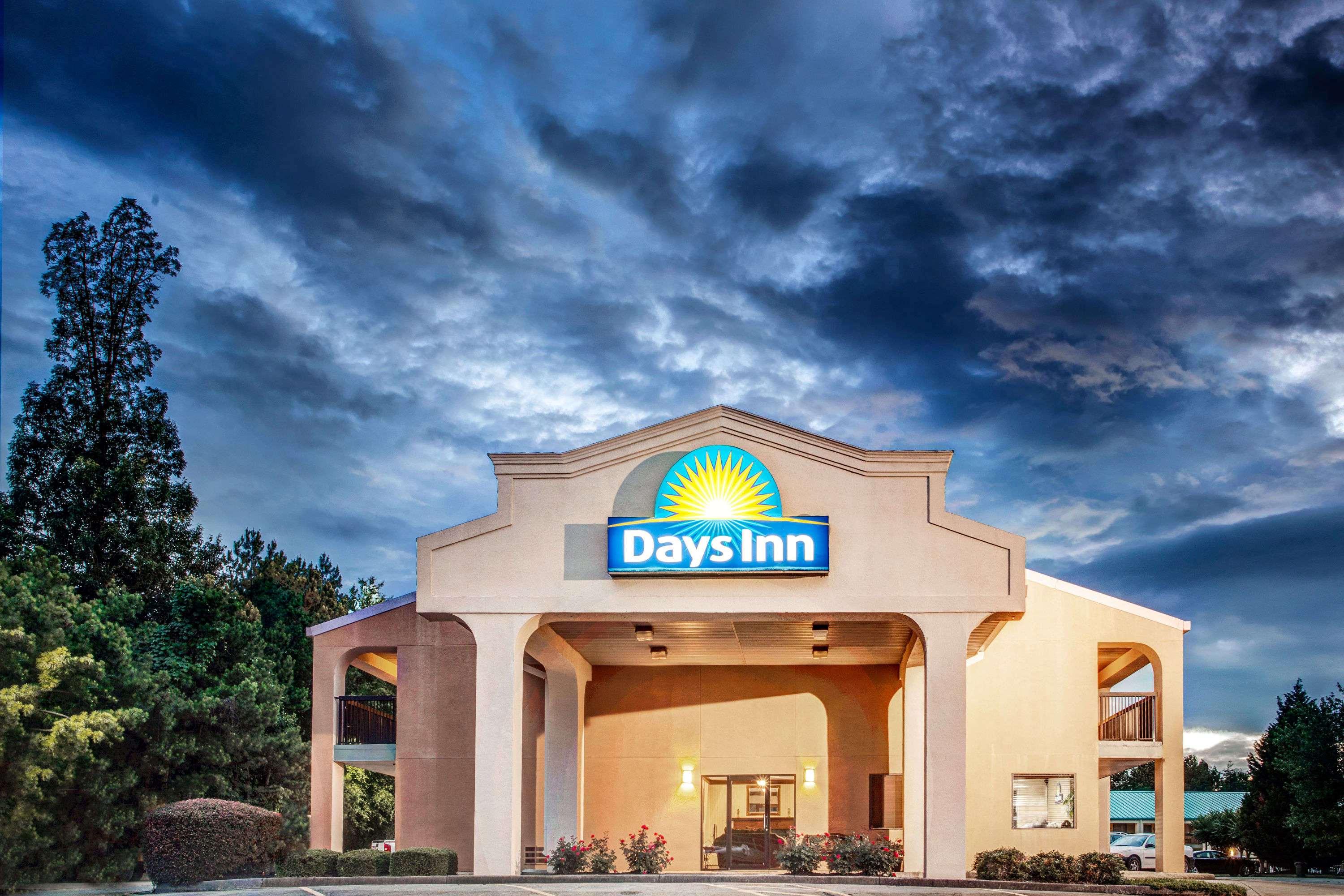 Days Inn By Wyndham Kennesaw 2/23