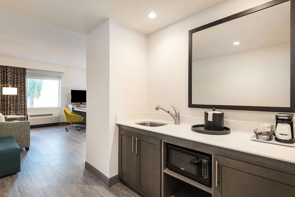 Hampton Inn & Suites Miami Wynwood Design District 17/45