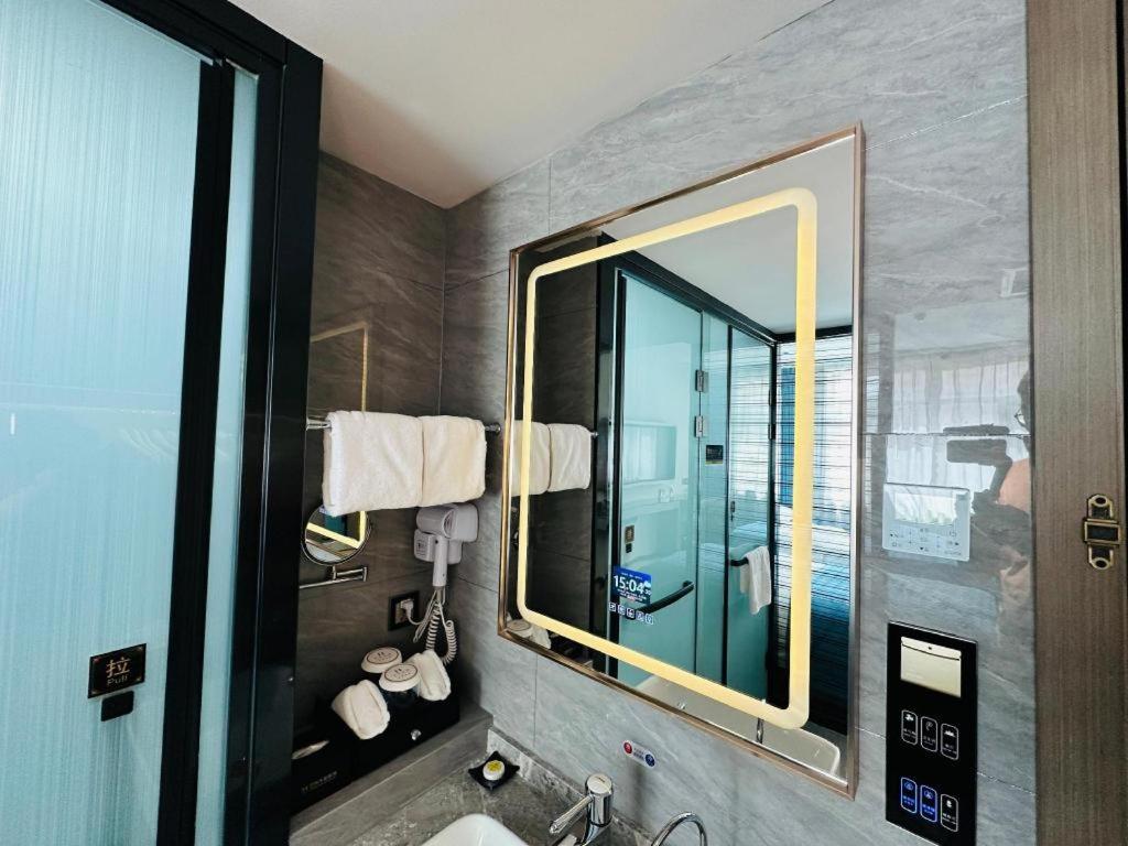 Hualian Hotel 47/50