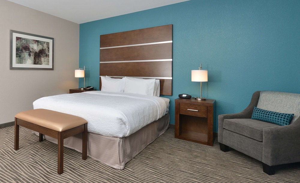 ROOM, KING BED, RIVER VIEW