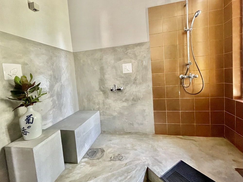 غرفة بريميوم ديلوكس بسرير كينج، Isana Beach House 4/4