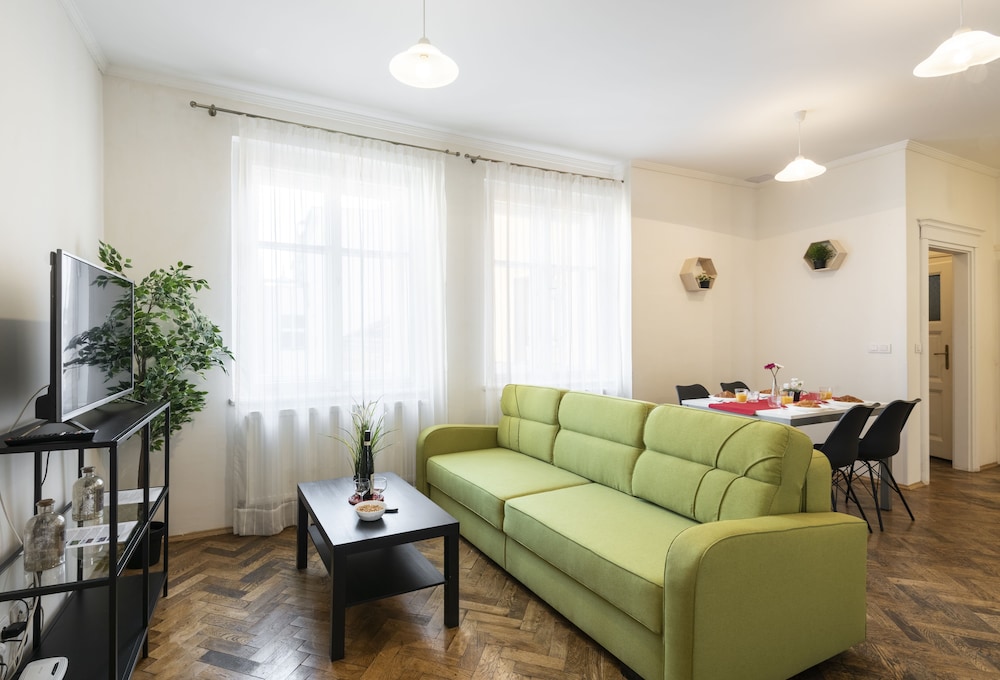 Hybernska Apartments 34/50