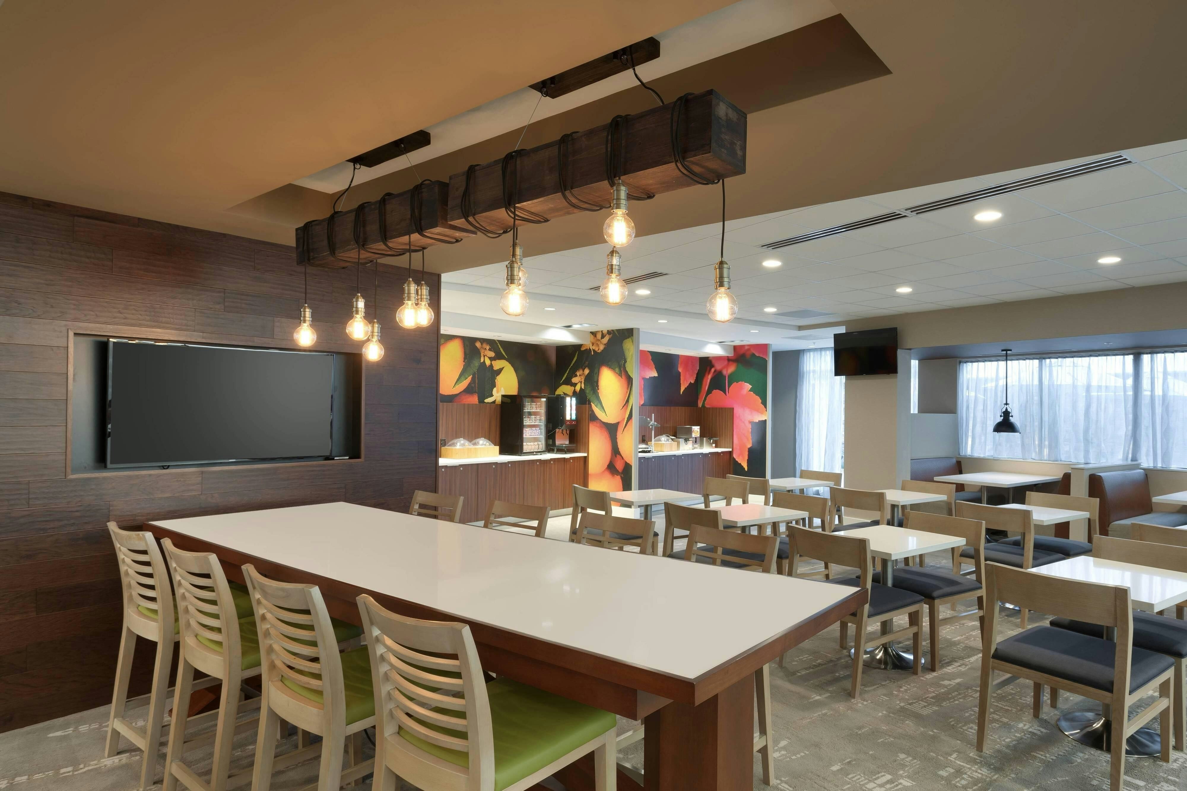 Fairfield Inn & Suites by Marriott Springfield North 41/47