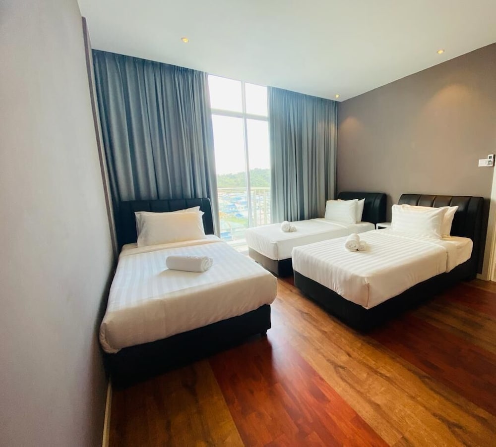 Stirling Suites 9/48