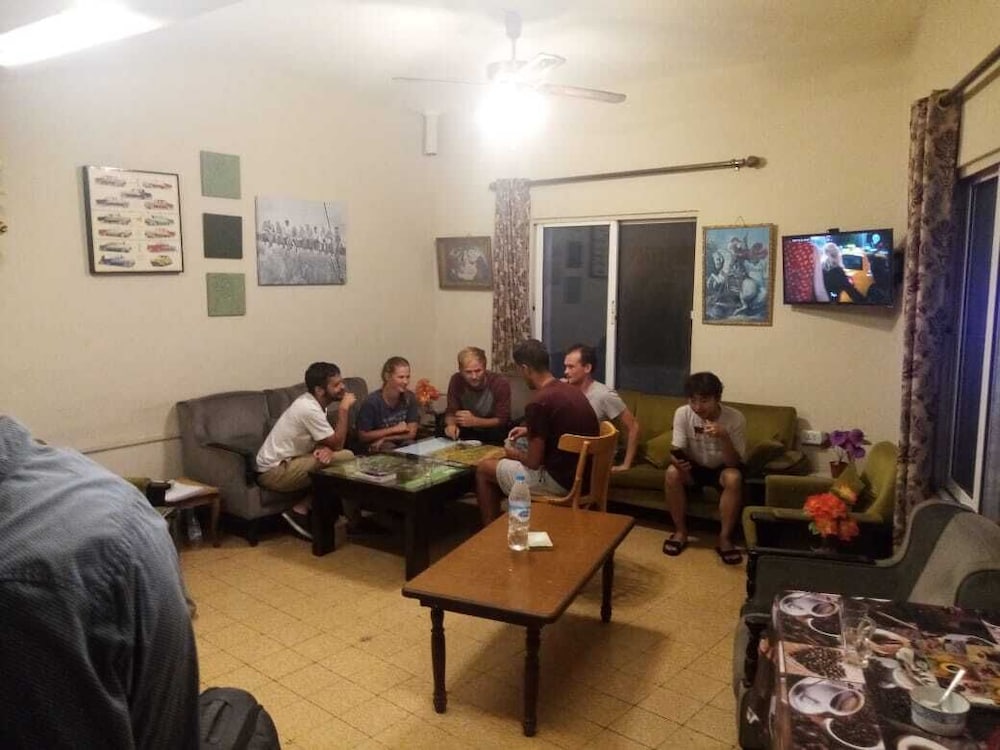 Cliff Hostel 18/36