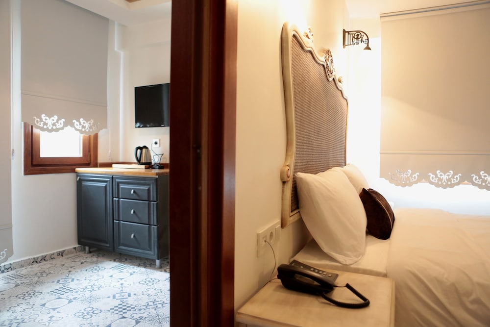 Oriella Hotel 20/40