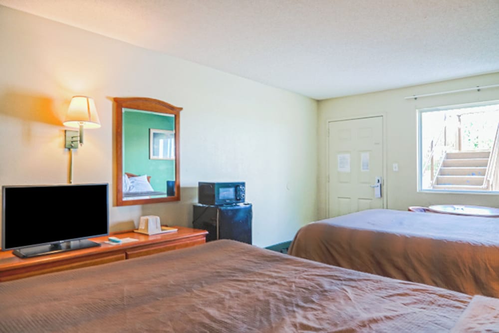 Economy Inn by OYO Ashburn I-75 18/54