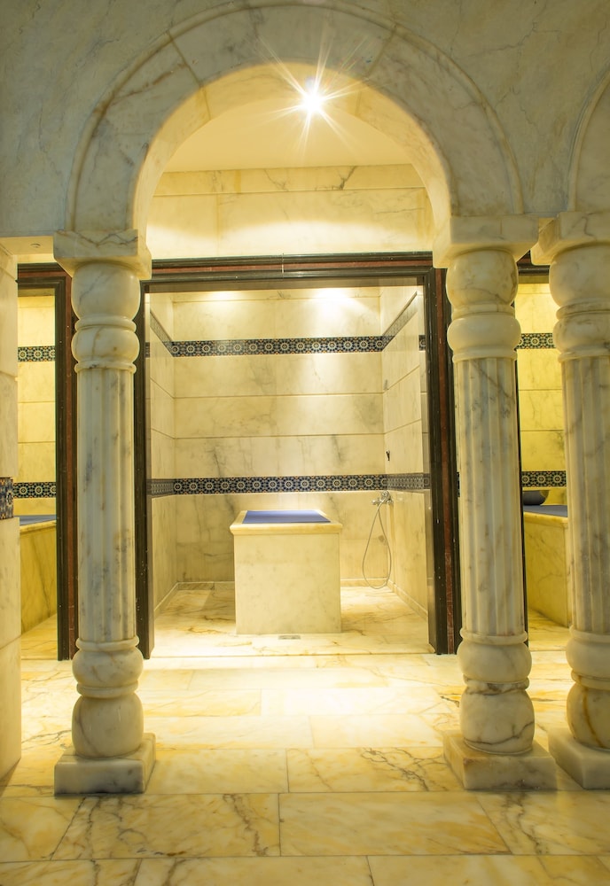 Thousand Nights Hotel Amman 29/44