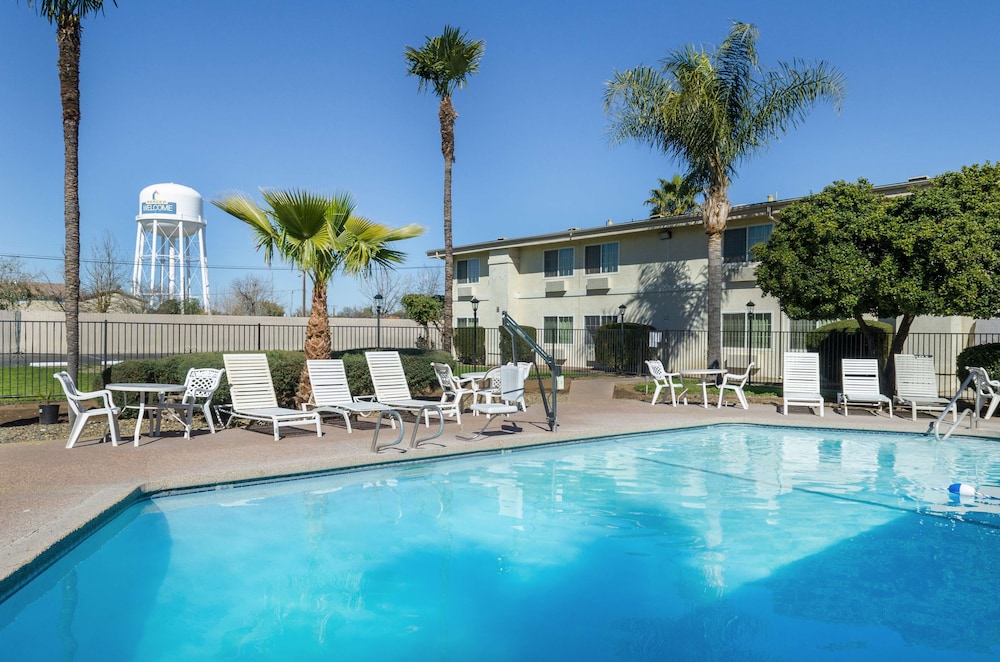 Ramada by Wyndham Merced 51/57