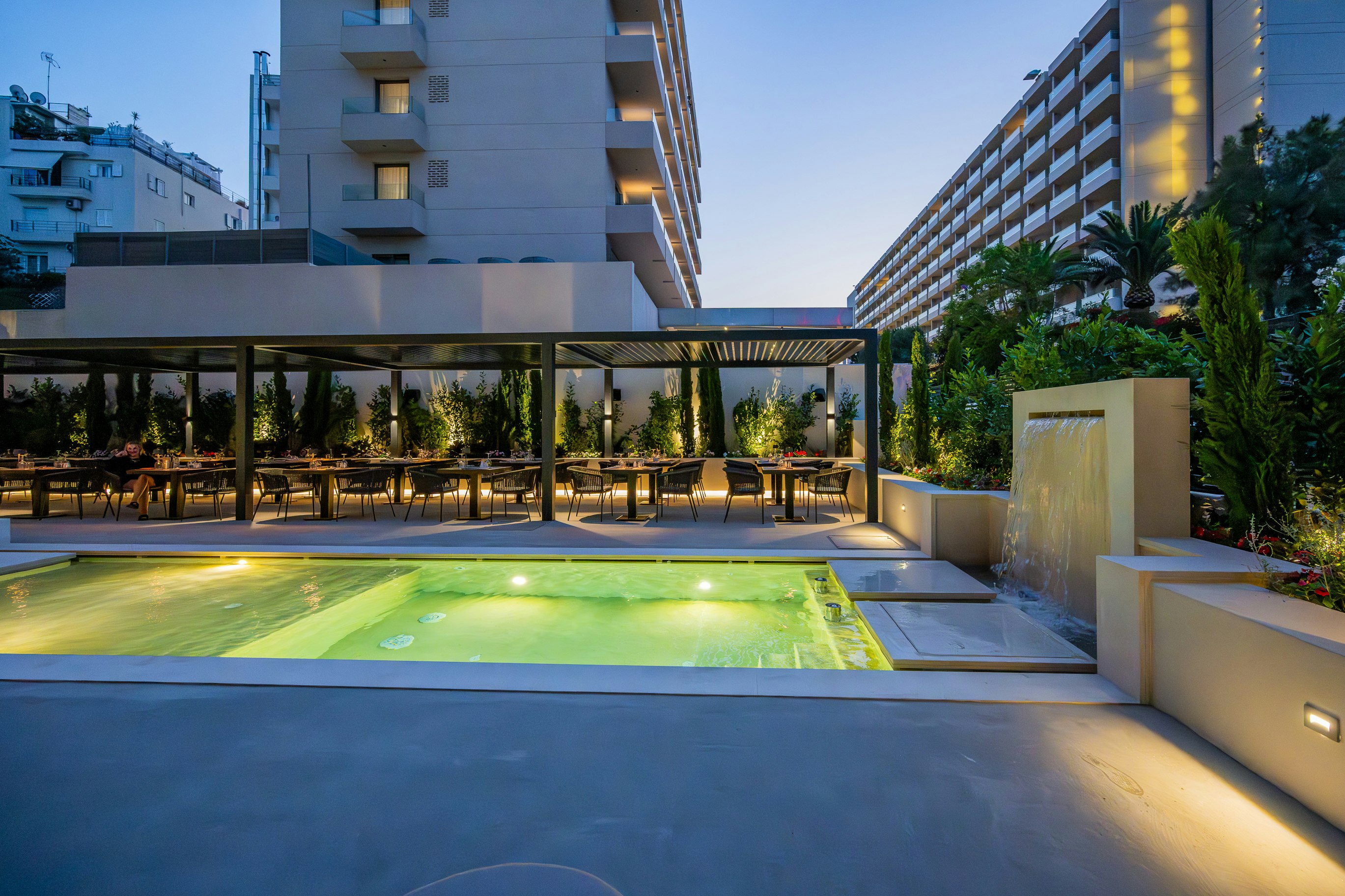Divani Escape - Adults Only 4/67