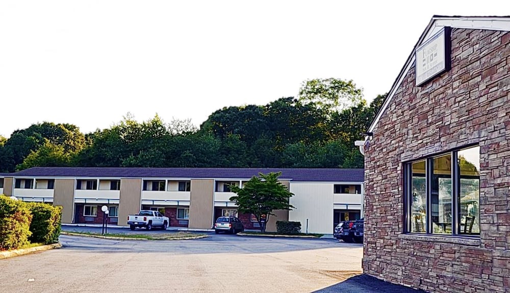 Flagship Inn And Suites 1/34