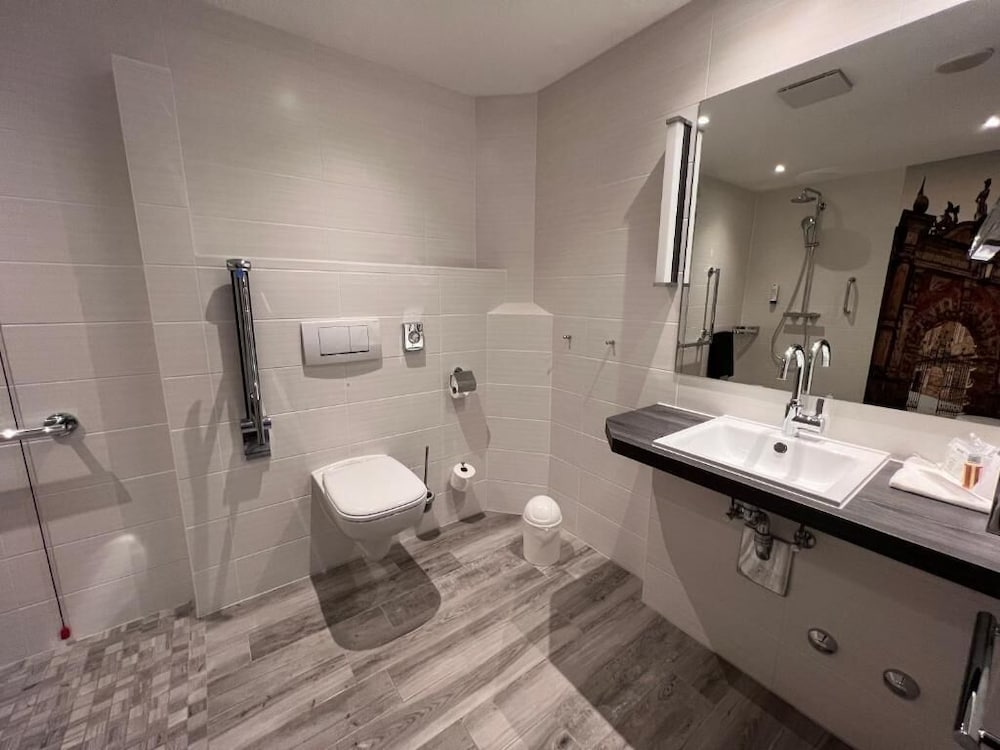 Hotel Ambiente 36/41