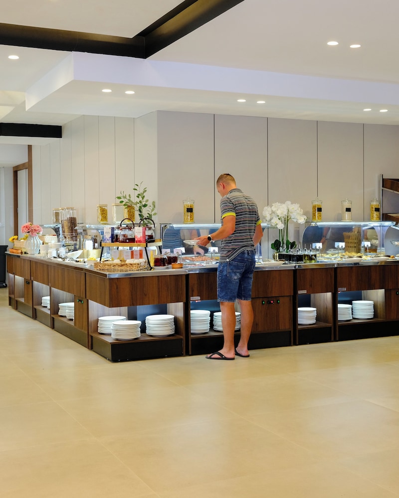 GRAND VM CONFERENCE & SPA 39/50