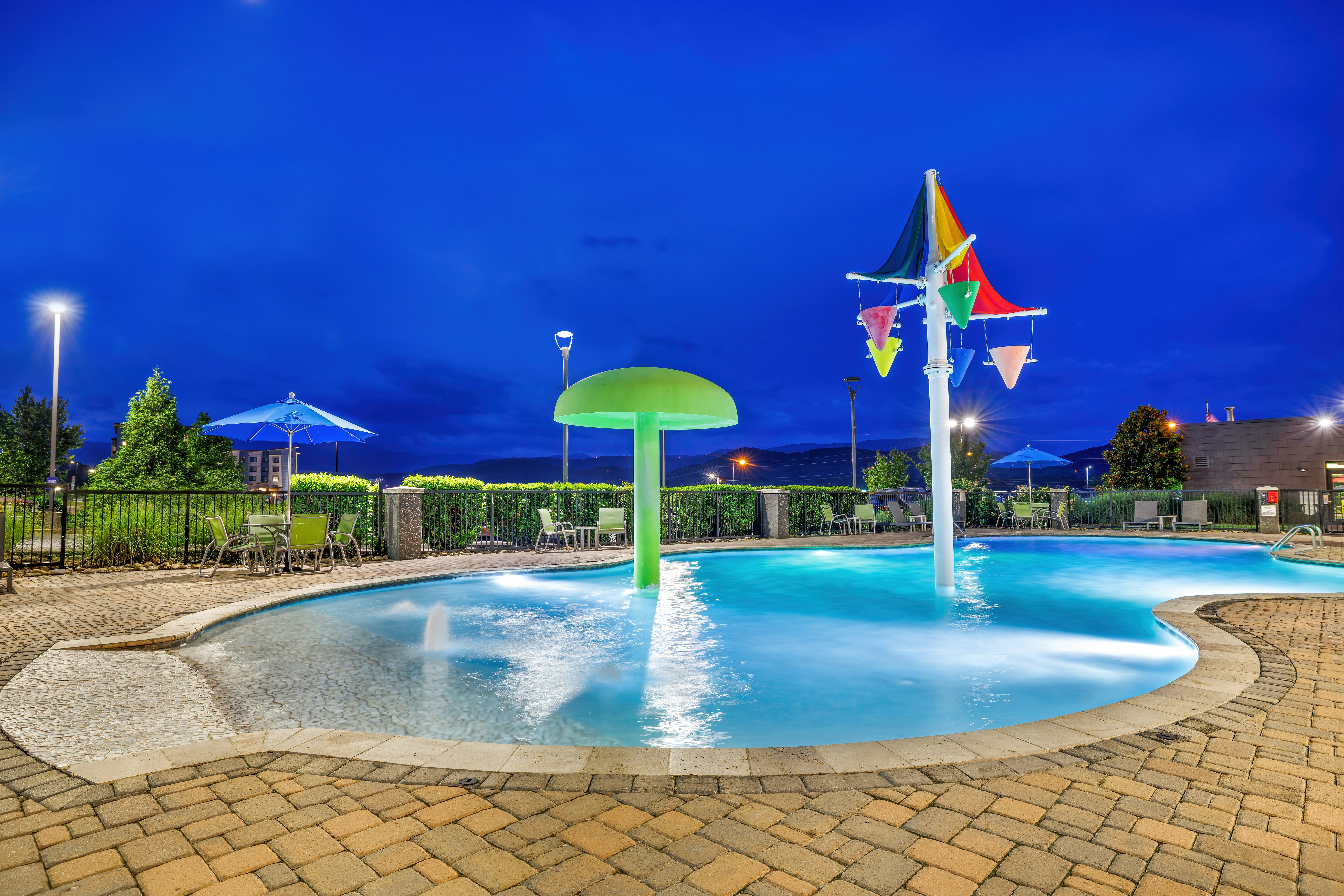 HOME2 SUITES BY HILTON PIGEON FORGE 23/29