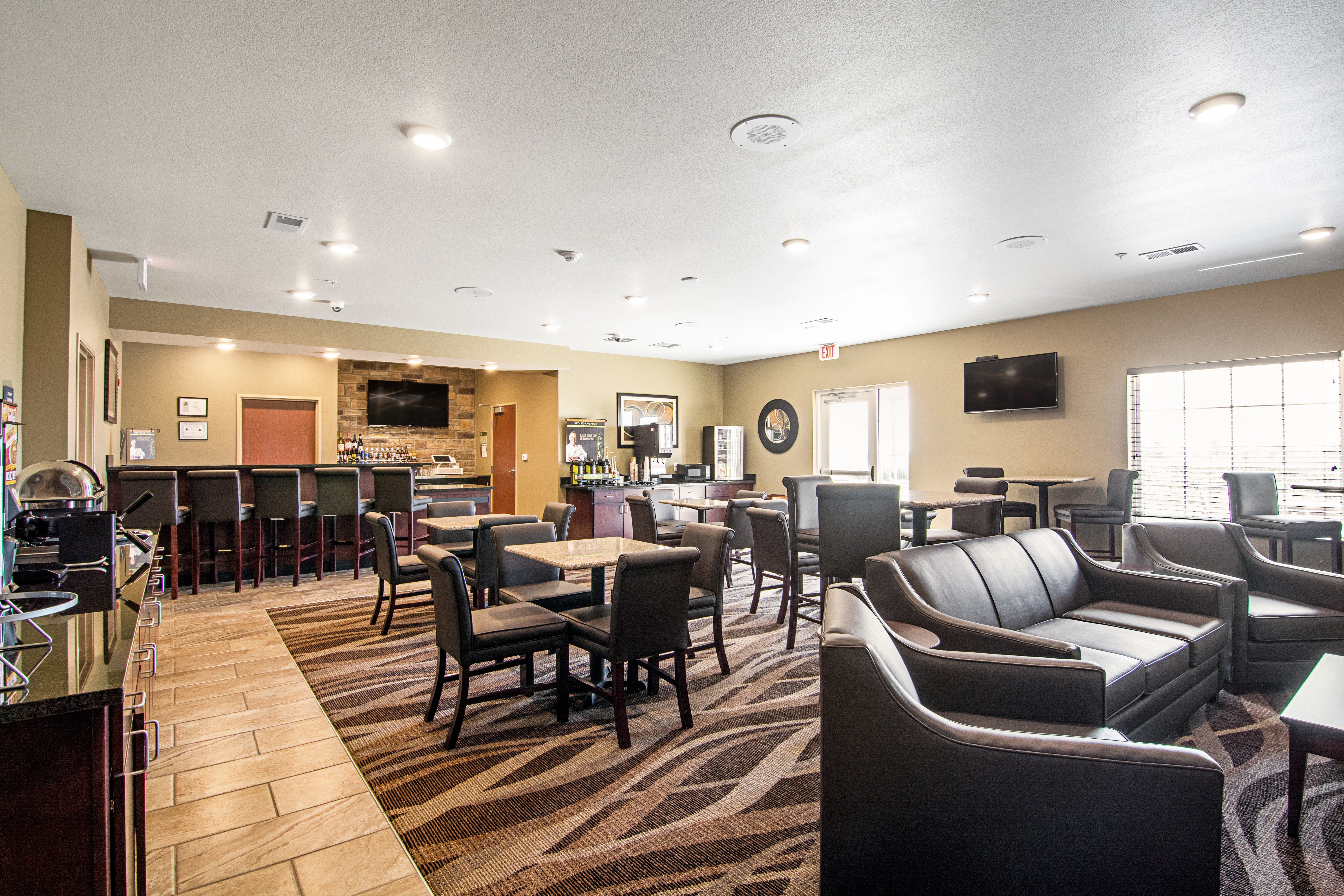 Cobblestone Hotel & Suites - Paxton 33/63