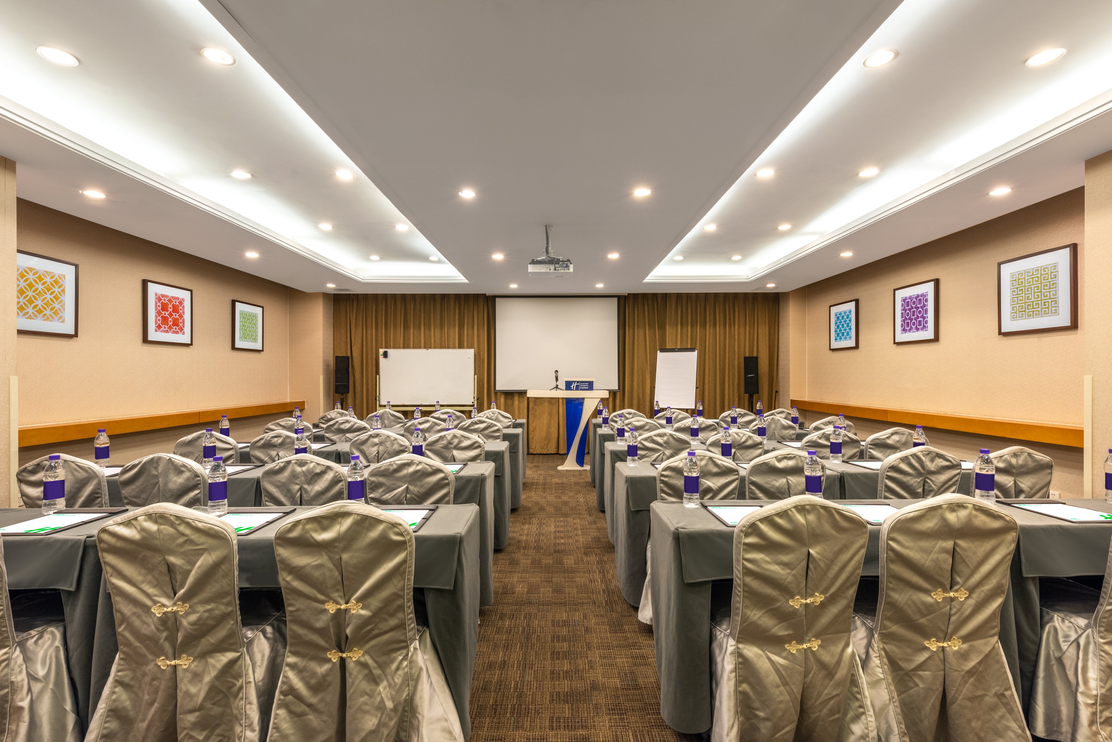 Holiday Inn Express Beijing Shangdi 47/50