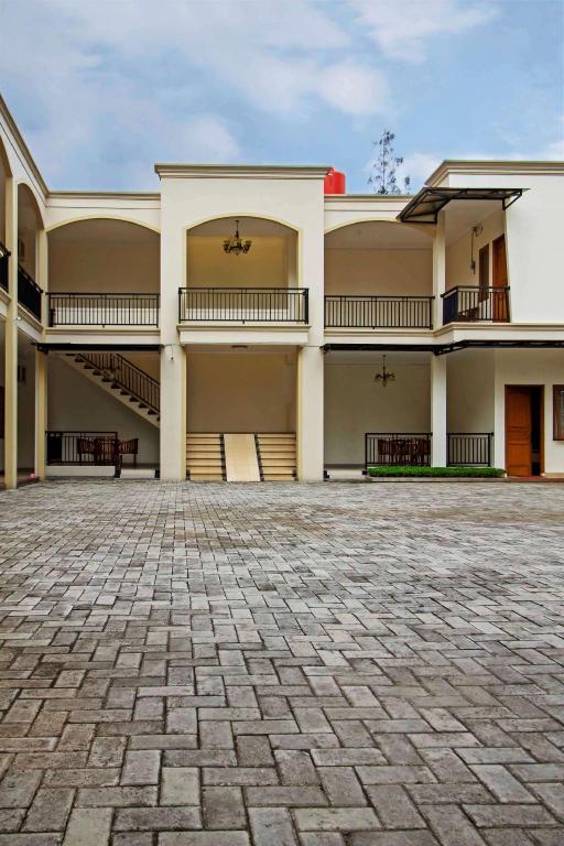 Reddoorz Near Mercu Buana University 43/55