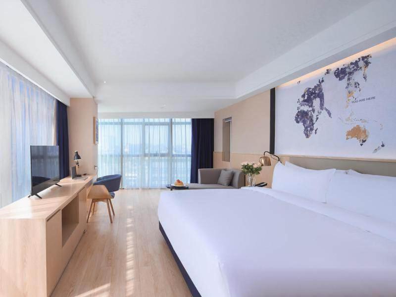 Kyriad Marvelous Hotel (Suzhou Wujiang People's Square) 8/29